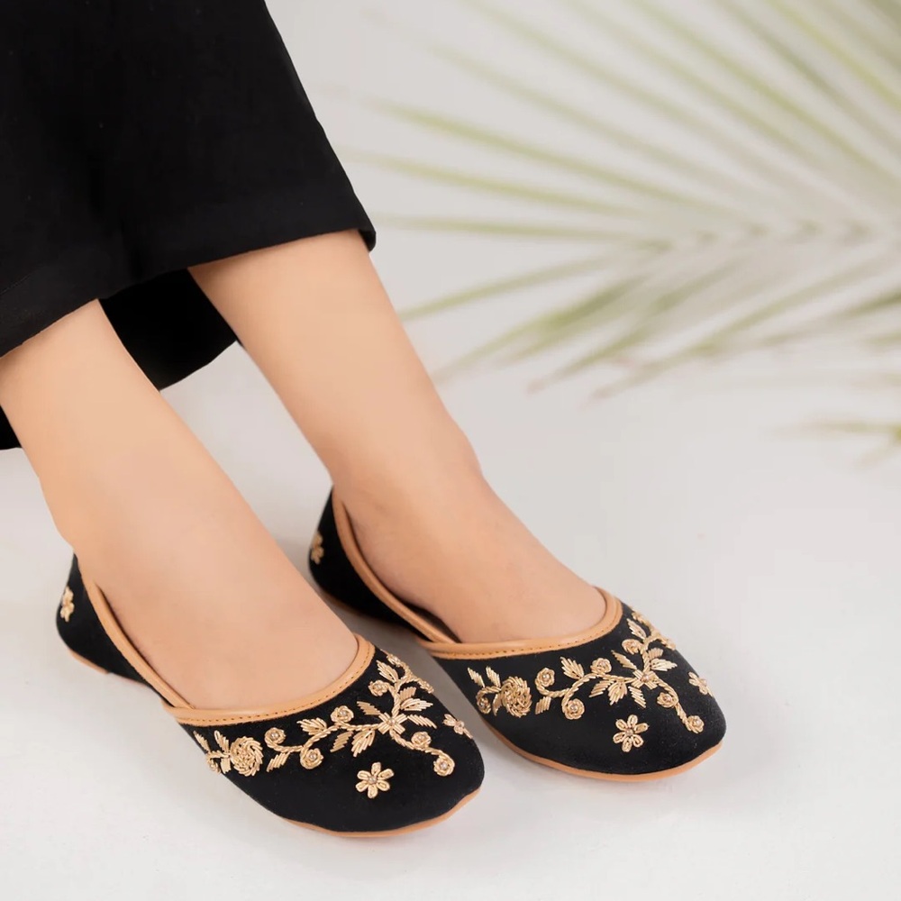 Chic Black and Gold Floral Women's Loafers